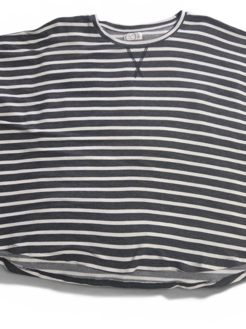 Women's Oversized Black & White Striped Short-Sleeve Tee Size 3x - Picture 5 of 9